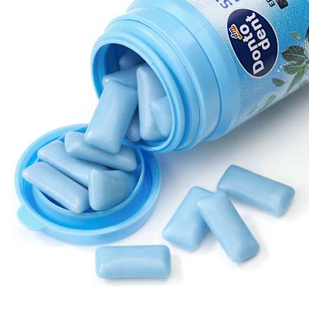 Guma do żucia w drażetkach Strong Mint  Dontodent