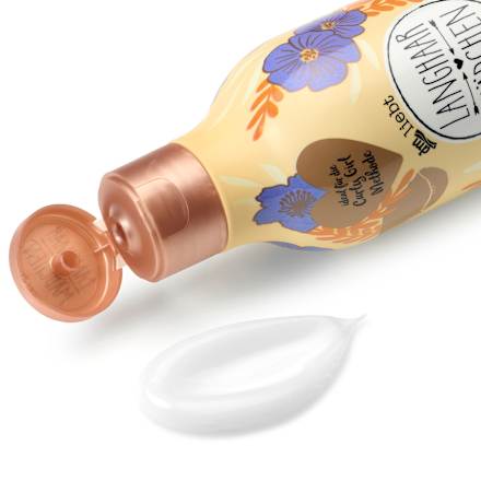 Hajbalzsam Beautiful Curls, természetesen hullámos és göndör hajra Langhaarmädchen