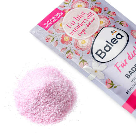 Fürdősó Für dich, mandulatej és fehér virágok illatával Balea