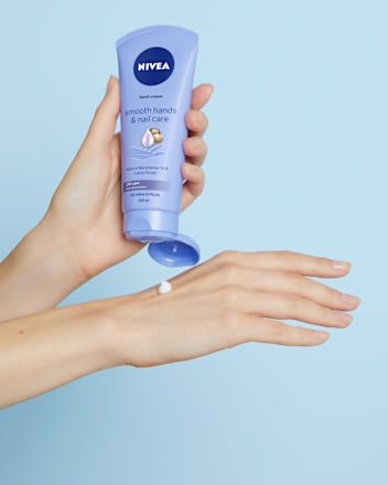 Wygładzający krem do rąk i paznokci NIVEA
