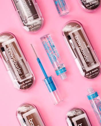 Gélová maskara na obočie Lash & Brow  essence