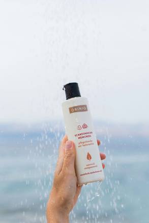 Pflegedusche Scandinavian Memories mit Hafermilch, Sandelholz & Moltebeere ORINIQ