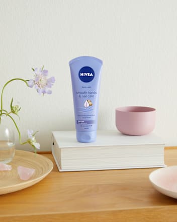 Wygładzający krem do rąk i paznokci NIVEA