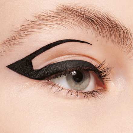 Liquid Eyeliner Ink Waterproof 01 essence