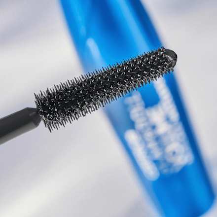 Mascara Glam & Doll Volume Waterproof 010  Black CATRICE