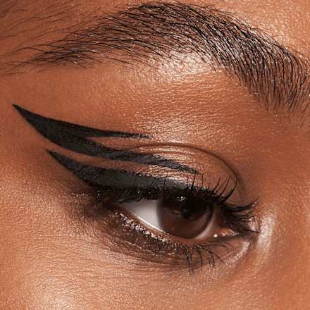 Liquid Eyeliner Ink Waterproof 01 essence