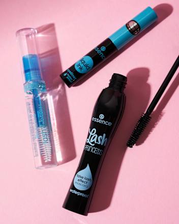 Liquid Eyeliner Ink Waterproof 01 essence