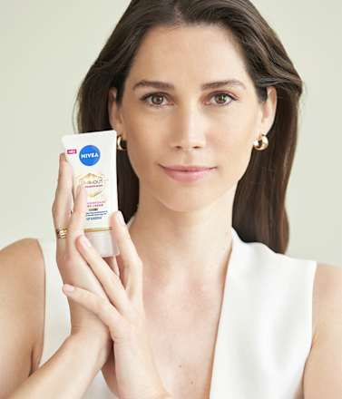 Krém na ruky proti pigmentovým škvrnám Luminous 630° s OF 15 NIVEA