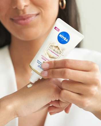Krém na ruky proti pigmentovým škvrnám Luminous 630° s OF 15 NIVEA