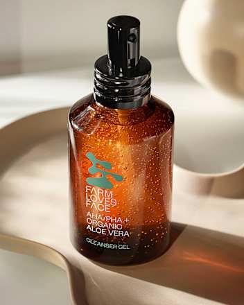Reinigungsgel AHA/PHA + Bio-Aloe Vera Farm Loves Face