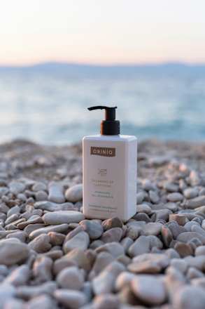 Flüssigseife Dreaming of Santorini mit Olivenmilch, Zitronenverbene & Pinie ORINIQ