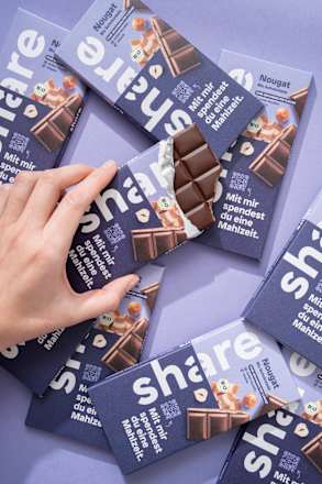 Schokolade, Nougat Edelbitter mit Nougatfüllung, vegan share