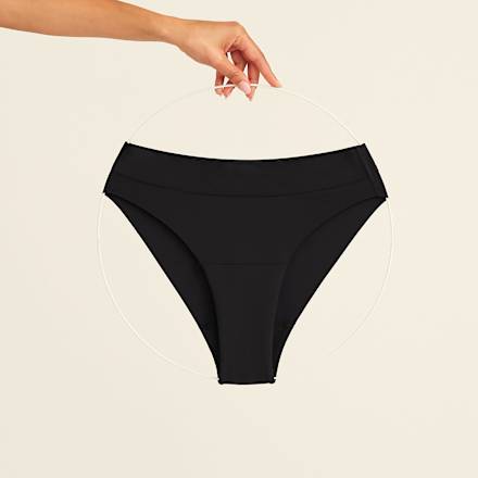Periodenslip Seamless Cheeky Schwarz, Gr. 50-52 ooia