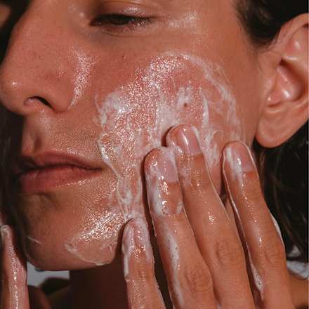 ACNE čisticí pleťový gel MÁDARA organic skincare