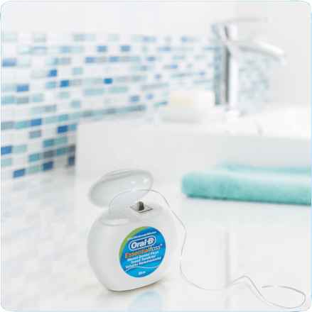 Zobna nitka Essential Floss Oral-B