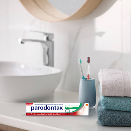 Zubná pasta Fluoride parodontax