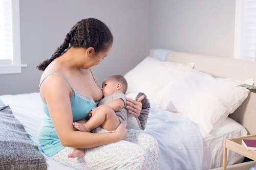 Stillkissen weiß Motiv Sterne Lansinoh