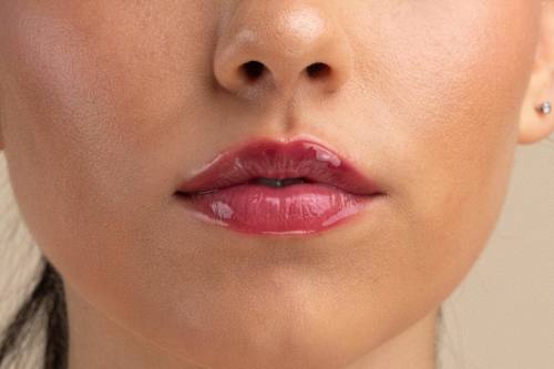 Iconic Lips berry színezett peptides ajakápoló Pem Delian