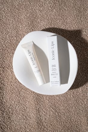 Iconic Lips clear peptides ajakápoló Pem Delian