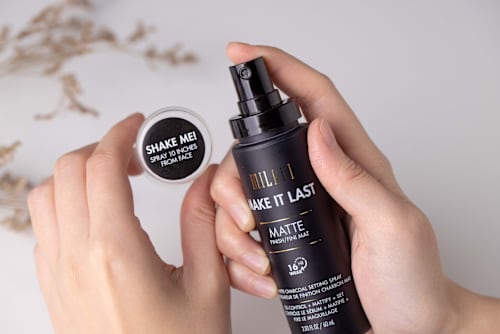 Make It Last Matte sprej za fiksiranje  MILANI