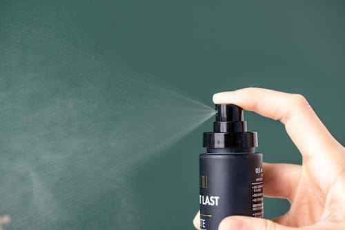 Make It Last Matte sprej za fiksiranje  MILANI
