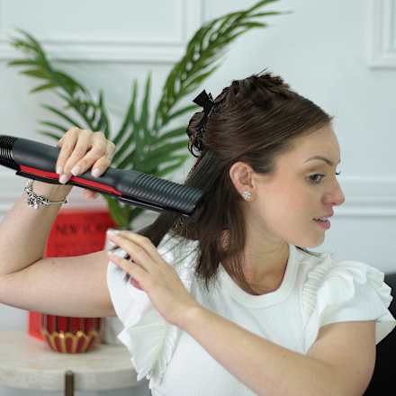 One-Sep Air Straight REVLON