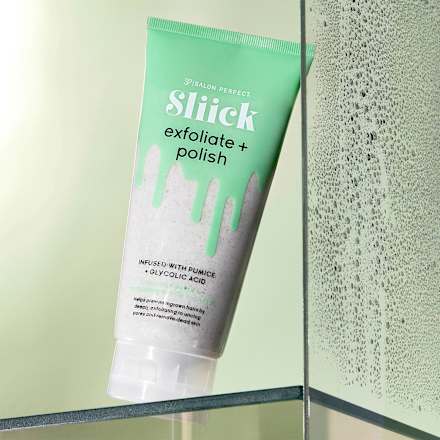 Pflegepeeling Exfoliate & Polish Scrub Sliick