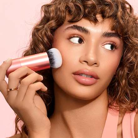 Bubble Blending četka za puder REAL TECHNIQUES