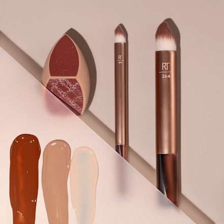 Set pennelli + spugnetta make-up Makeupsaver REAL TECHNIQUES