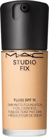 Studio Fix fluid – NC15, SPF 15 M•A•C