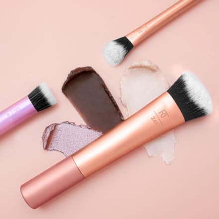 Štetec na korektor Face brightening concealer REAL TECHNIQUES