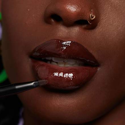 Lipgloss Butter 53 Lava Cake  NYX PROFESSIONAL MAKEUP