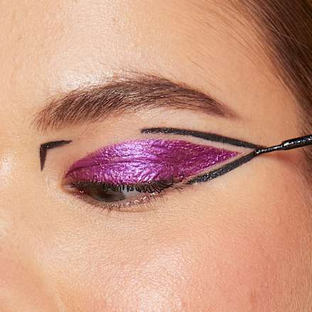 Liquid Eyeliner Epic Wear Metallic 01 Black Metal  NYX PROFESSIONAL MAKEUP