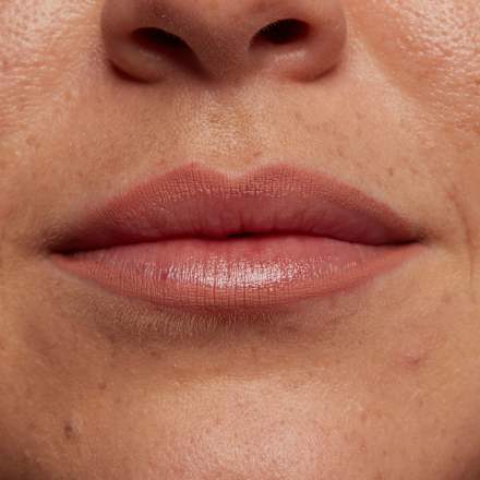 Lipliner Line Loud 03 Goal Crusher  NYX PROFESSIONAL MAKEUP