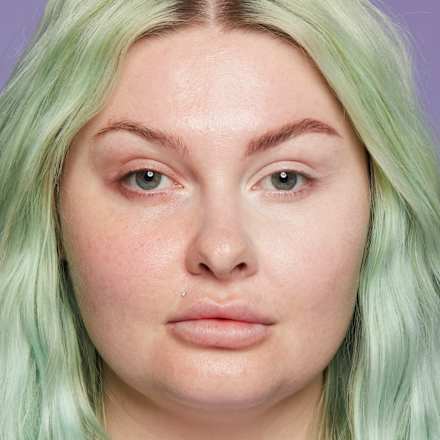 Make-up sérum v korektore Bare With Me - 01 Fair NYX PROFESSIONAL MAKEUP