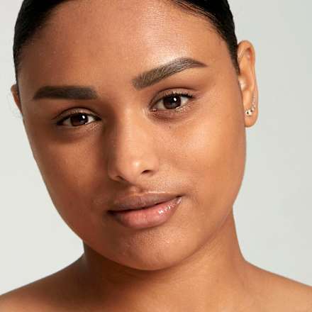 Puder Mineral Matte Finishing 02 Medium/Dark  NYX PROFESSIONAL MAKEUP