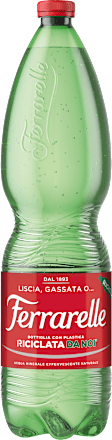 Acqua minerale effervescente naturale Ferrarelle