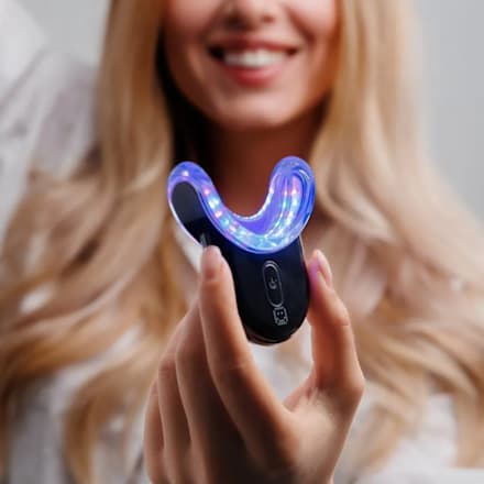 Súprava na bielenie zubov Pro Teeth Whitening LED Kit HELLO COCO