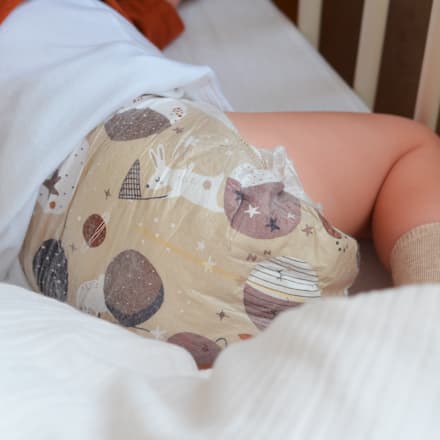 Plienky Night Moments veľkosť XL (12 - 25 kg) - Universe Kolorky