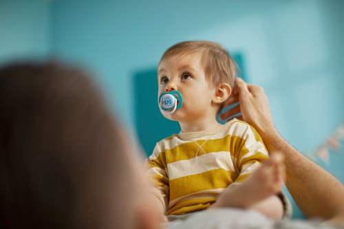 Schnuller ultra air happy Silikon, blau/weiß, 6-18 Monate PHILIPS AVENT