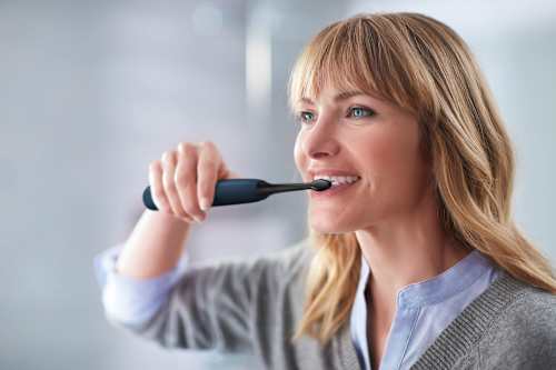 Schallzahnbürste Protective Clean 4300 Schwarz HX6800/44 Philips