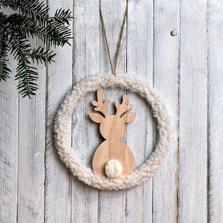 Elch im Holzring mit Teddyfell, weiß Dekorieren & Einrichten
