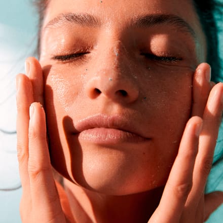 Čistiaci pleťový peeling Derma Skin Clear NIVEA