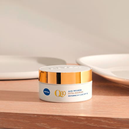 Q10 EXTRA NOURISH - dnevna krema protiv bora, SPF 15 NIVEA