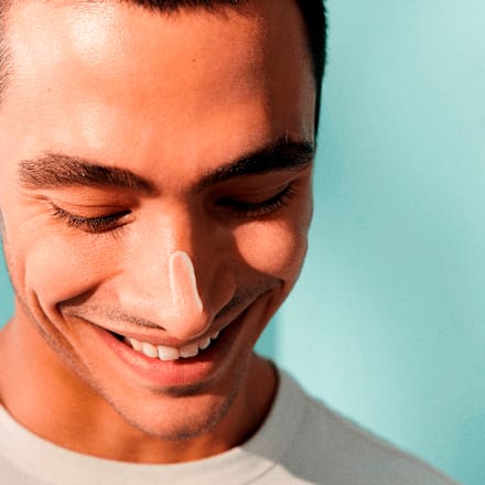 Nočný exfoliačný peeling Derma Skin Clear NIVEA