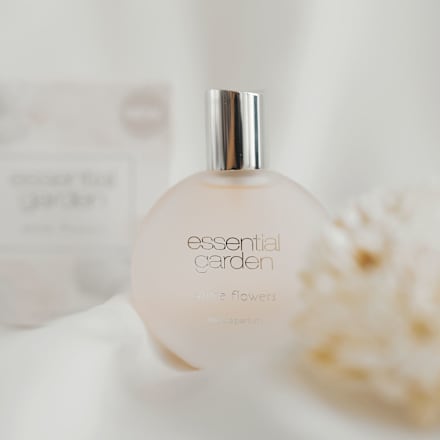 White flowers Eau de Parfum   essential garden