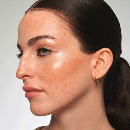 Highlighter All Over Glow Tint 030 Sun Dip CATRICE