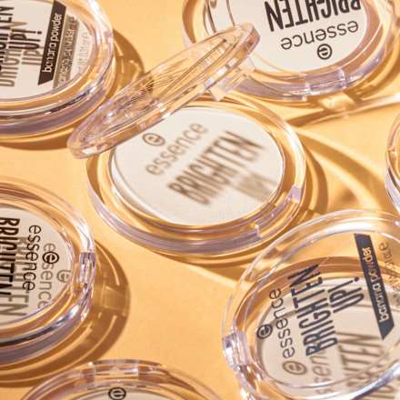 Kompaktpuder Banana Brighten Up! essence