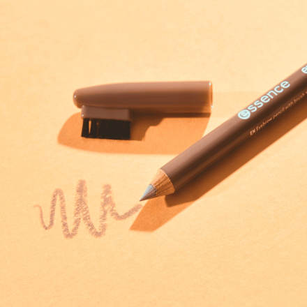 Ceruzka na obočie Eyebrow Designer 05 Soft Blonde essence