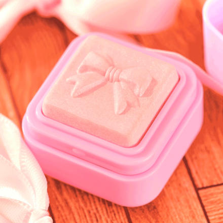 Highlighter Fabowlous 01 Get That Bow Glow essence